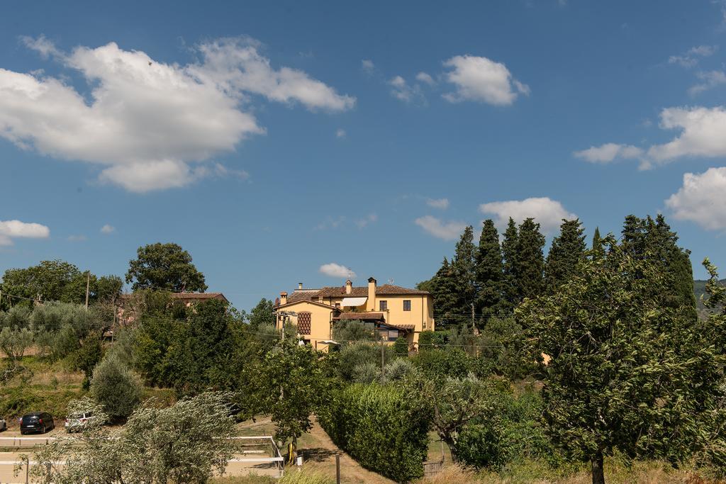 Podere Il Poggiolo Понтасиеве Екстериор снимка