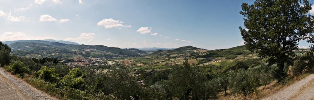 Podere Il Poggiolo Понтасиеве Екстериор снимка