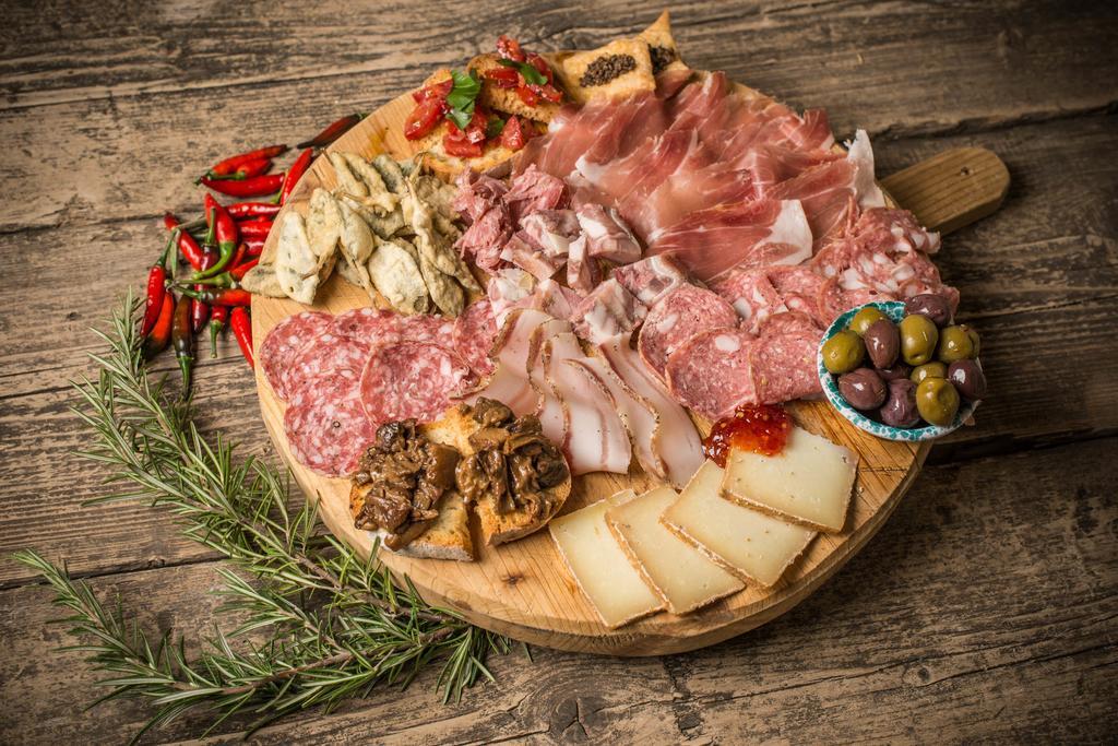 Podere Il Poggiolo Понтасиеве Екстериор снимка