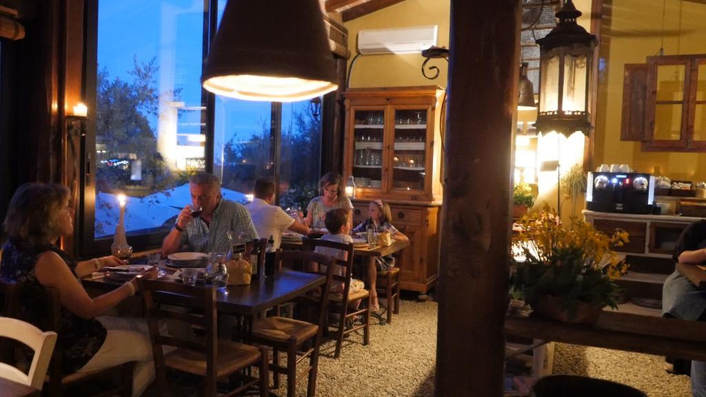 Podere Il Poggiolo Понтасиеве Екстериор снимка